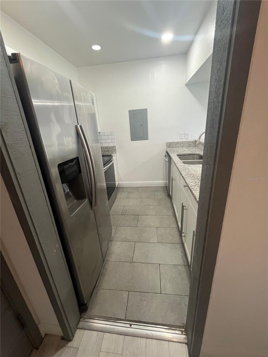 Image 4 of 11 For 337 Birch Way 337