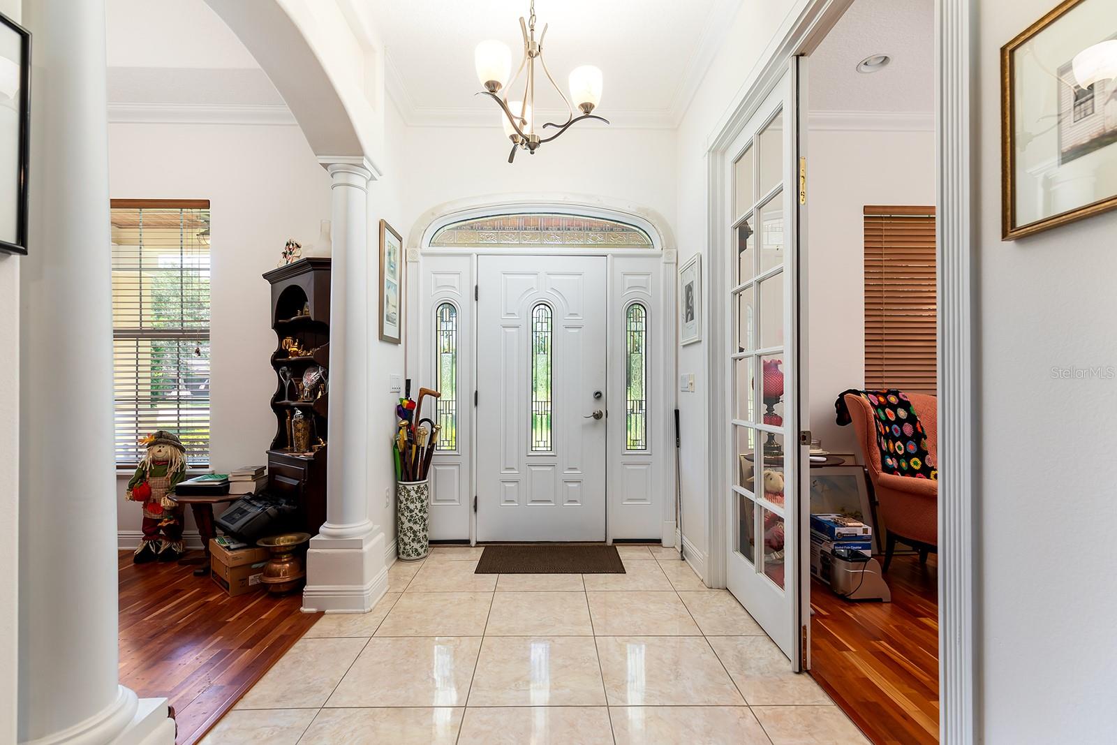 Image 8 of 62 For 590 Crescent Street
