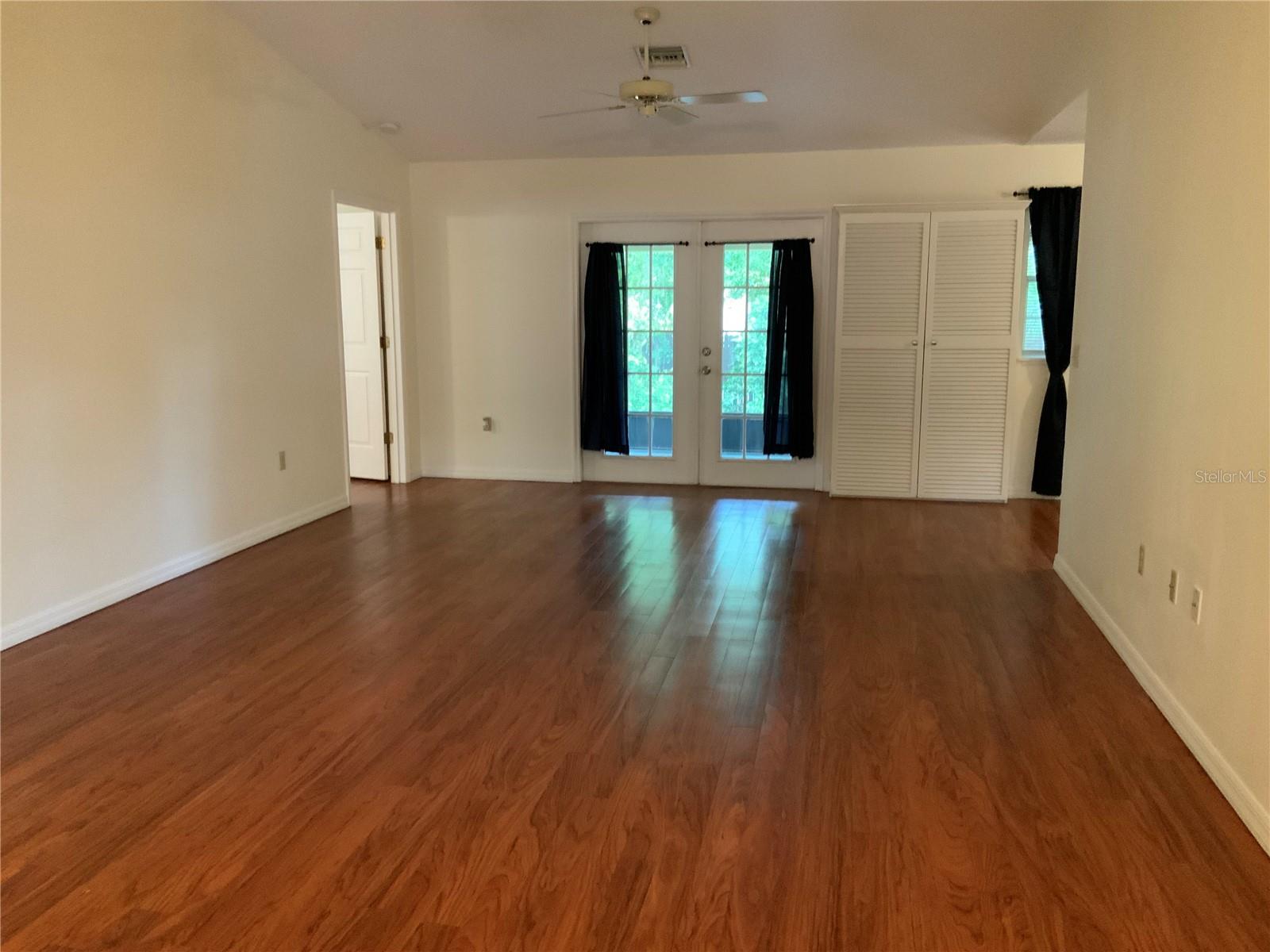 Image 3 of 11 For 1581 Dorset Drive