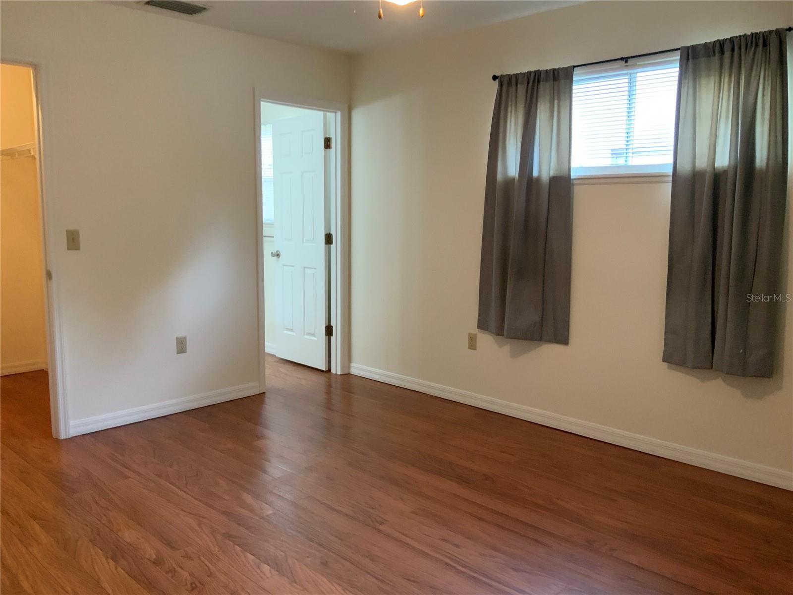 Image 5 of 11 For 1581 Dorset Drive