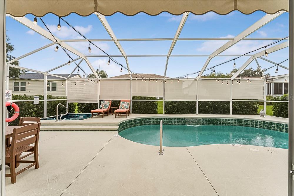 Listing photo id 24 for 987 Candler Place