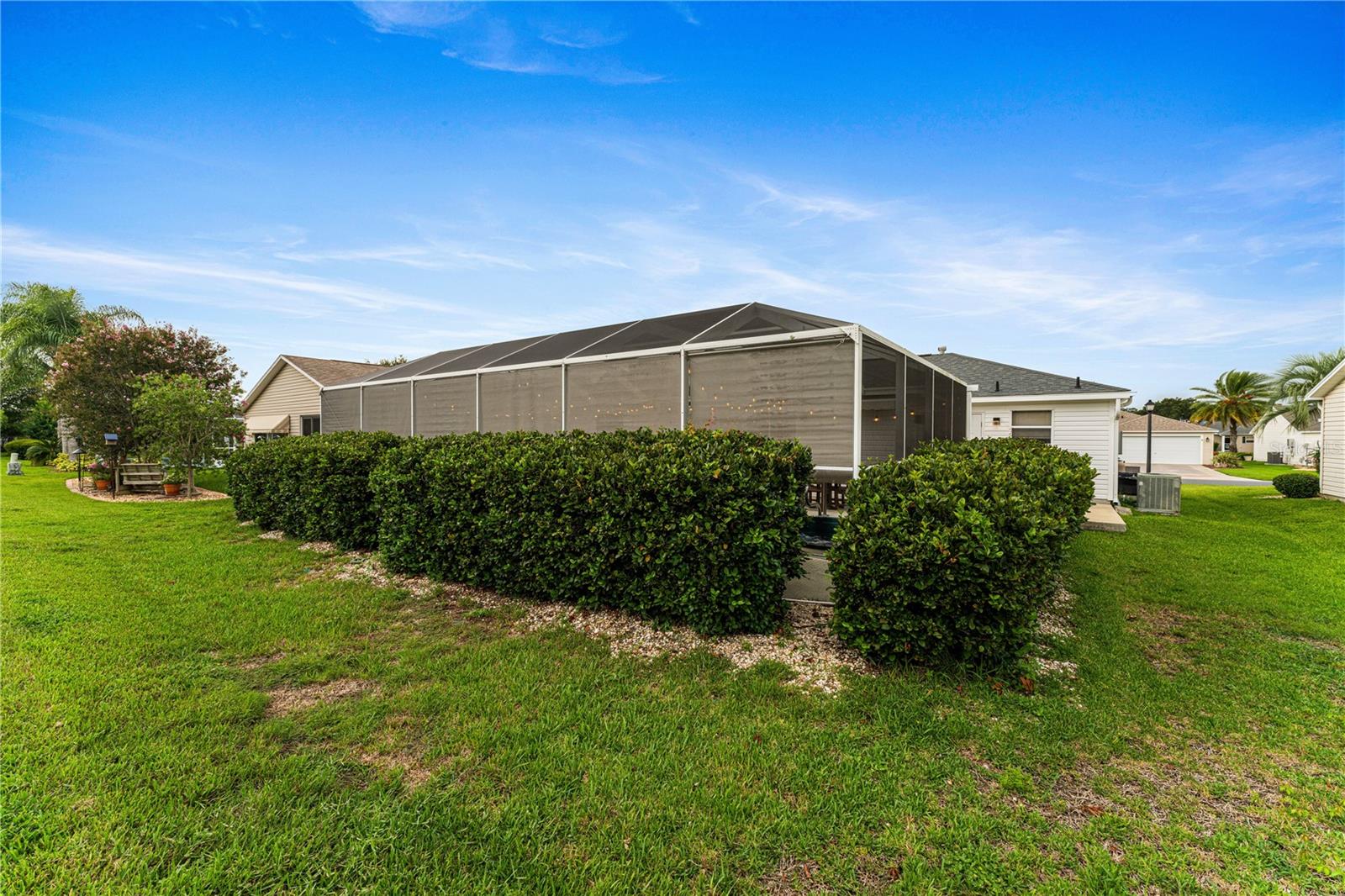 Listing photo id 25 for 987 Candler Place