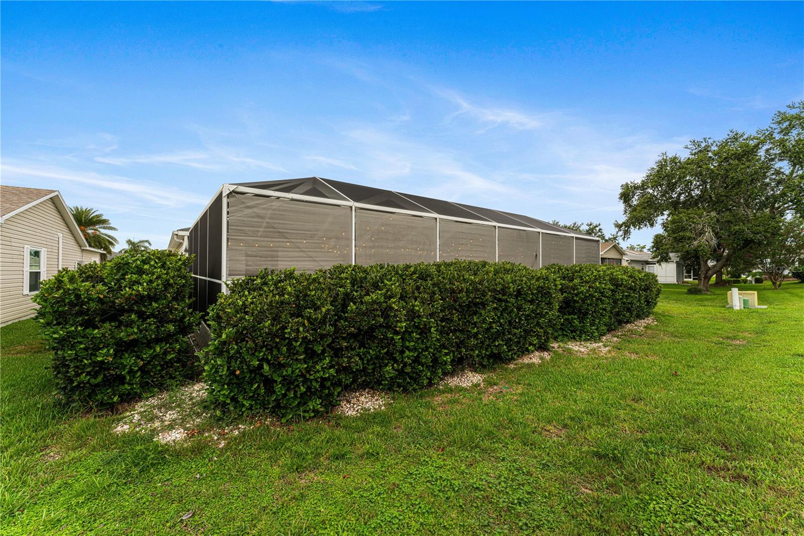 Listing photo id 26 for 987 Candler Place