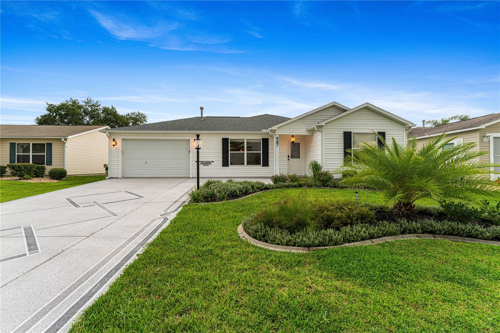 Listing photo id 27 for 987 Candler Place