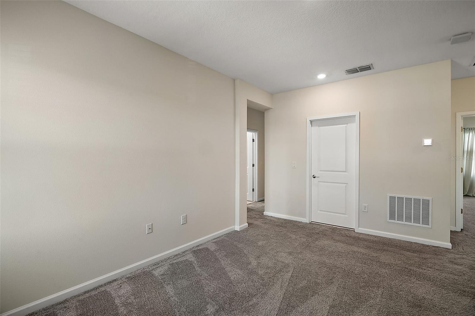 Image 21 of 41 For 900 Carmillion Ct