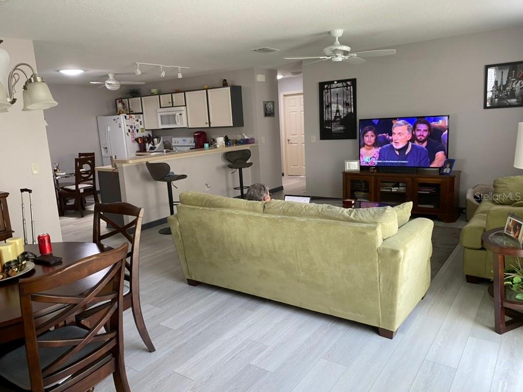 Image 5 of 23 For 3374 Castlegate Court