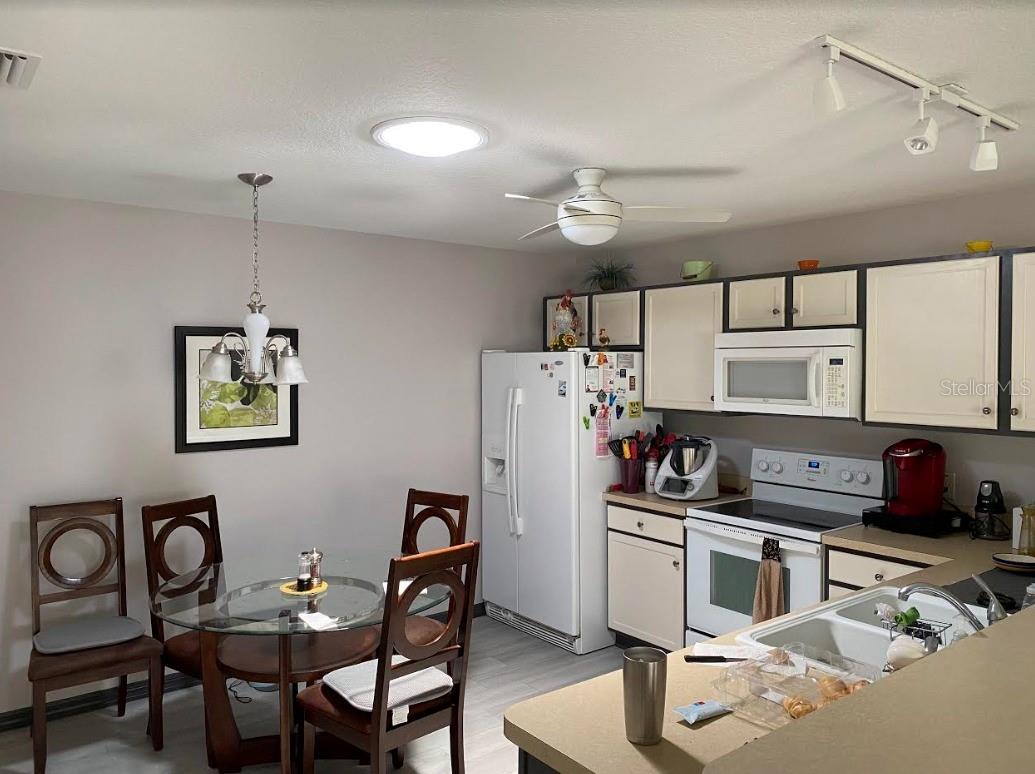 Image 9 of 23 For 3374 Castlegate Court