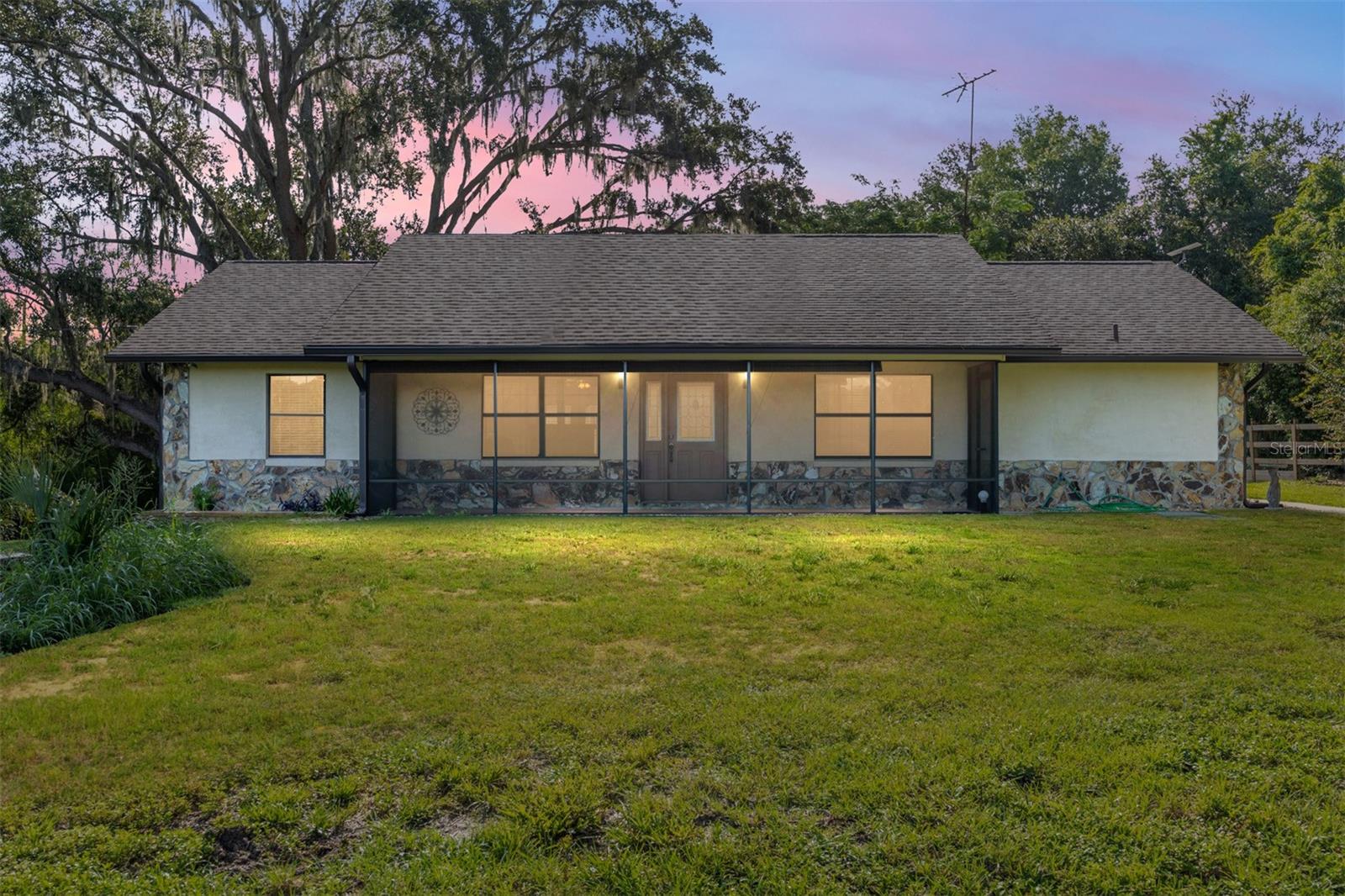 Details for 15992 156th Place Road, WEIRSDALE, FL 32195
