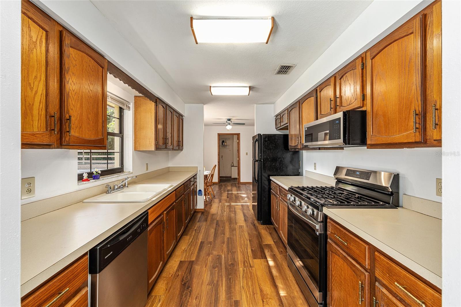Image 33 of 66 For 15992 156th Place Road