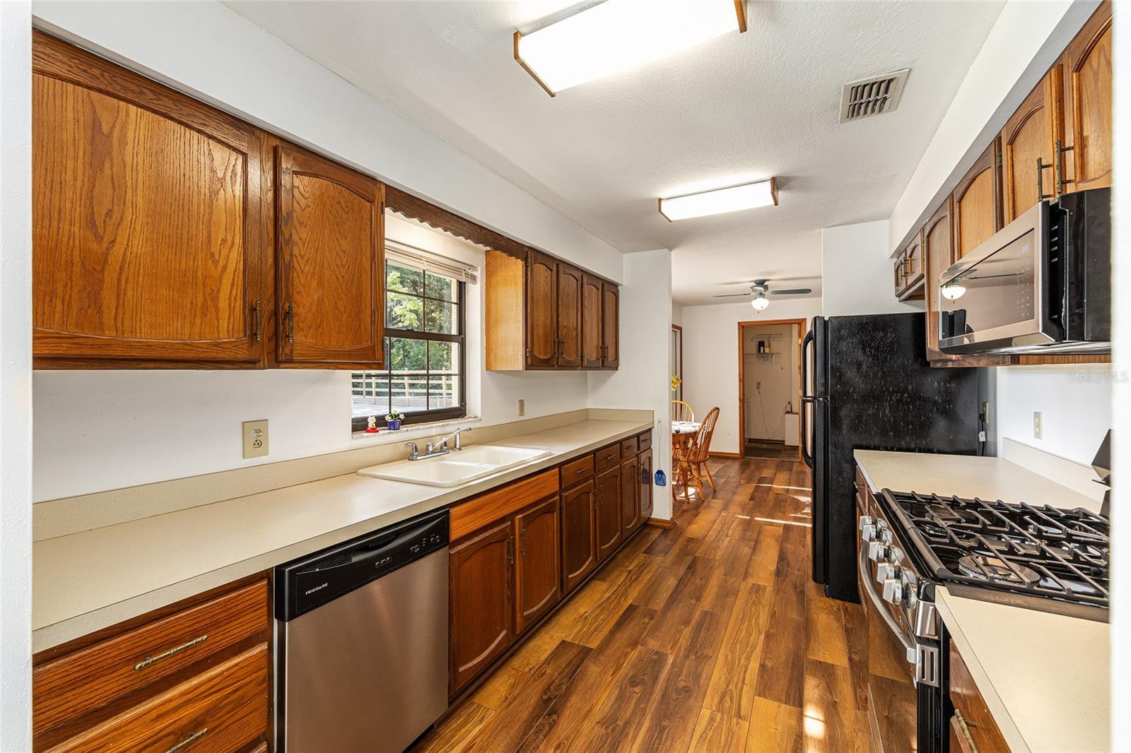 Image 35 of 66 For 15992 156th Place Road
