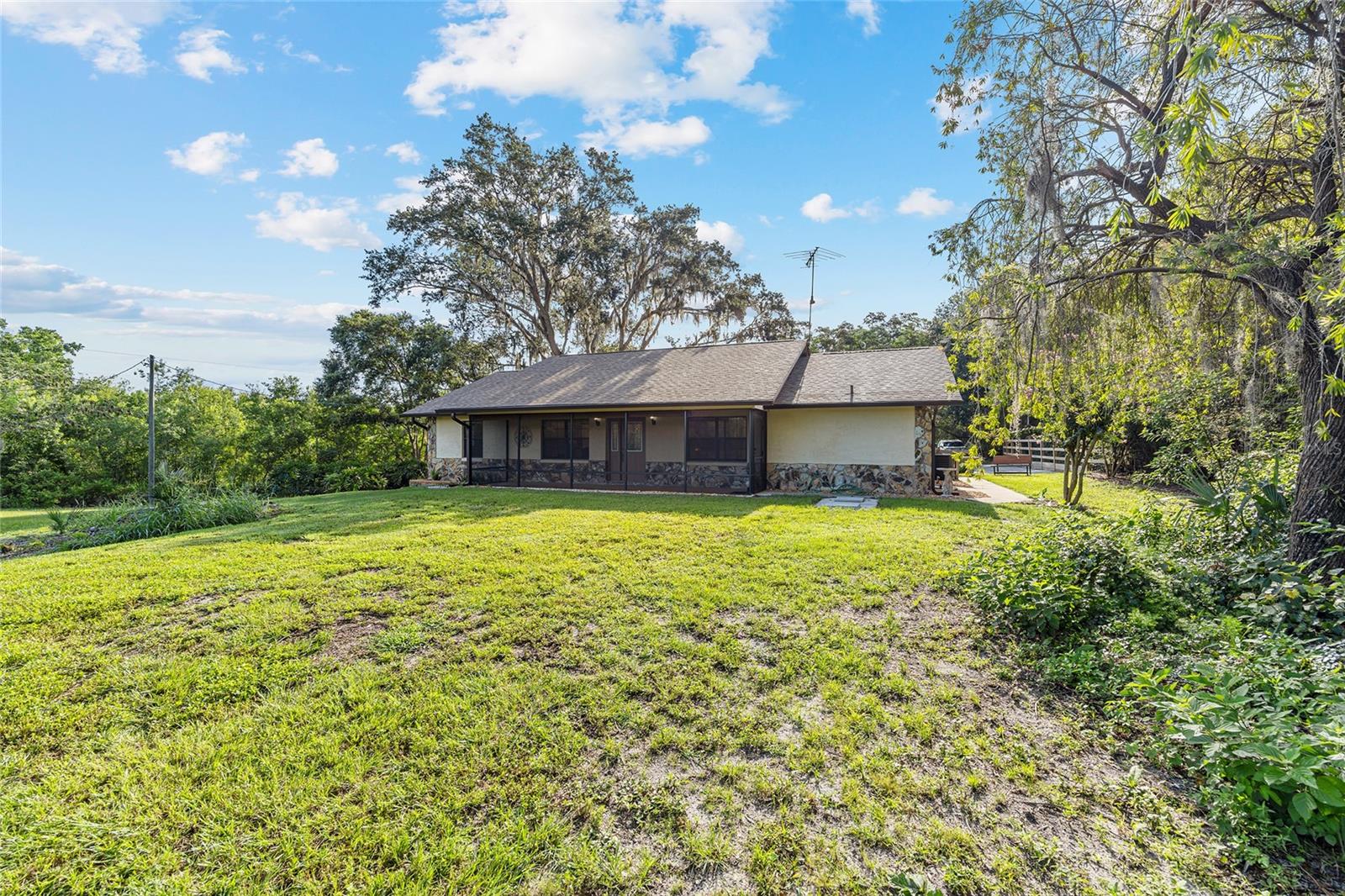 Image 5 of 66 For 15992 156th Place Road