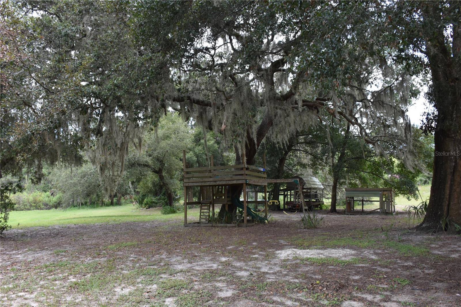 Image 31 of 46 For 22524 Orange Blossom Lane