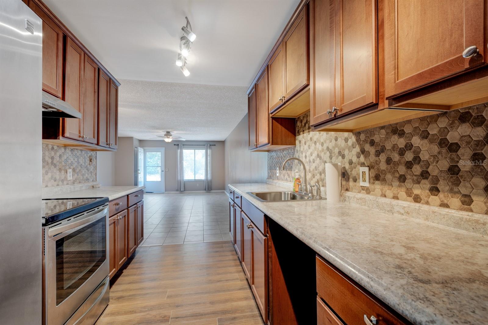 Image 6 of 20 For 12338 Tavares Ridge Circle 12338