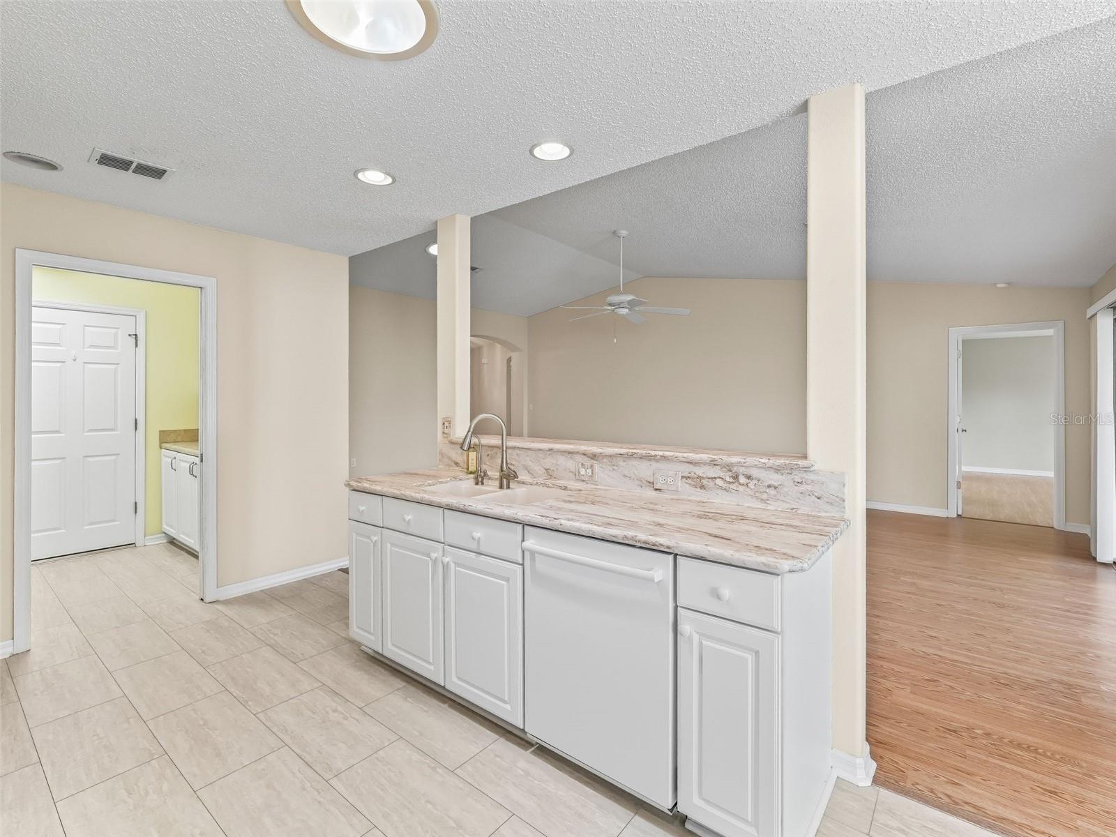 Image 11 of 30 For 721 Timbercrest Drive