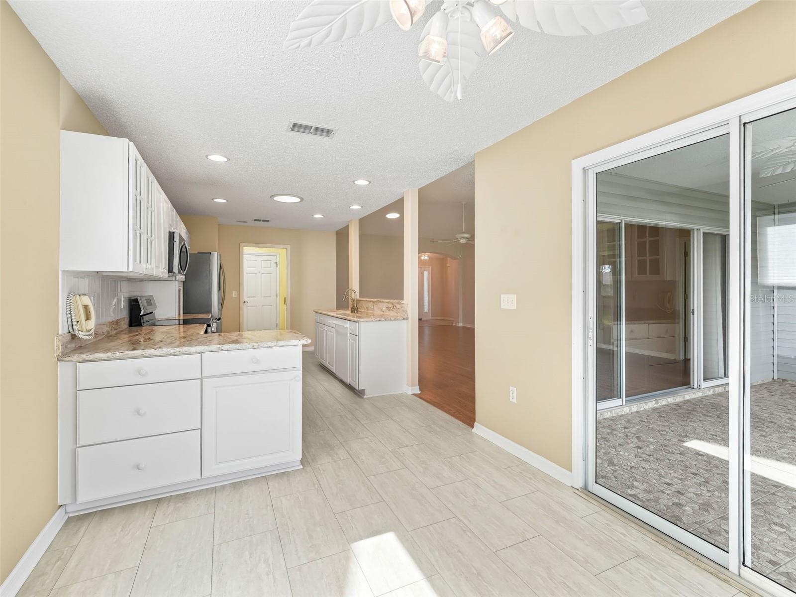 Image 13 of 30 For 721 Timbercrest Drive