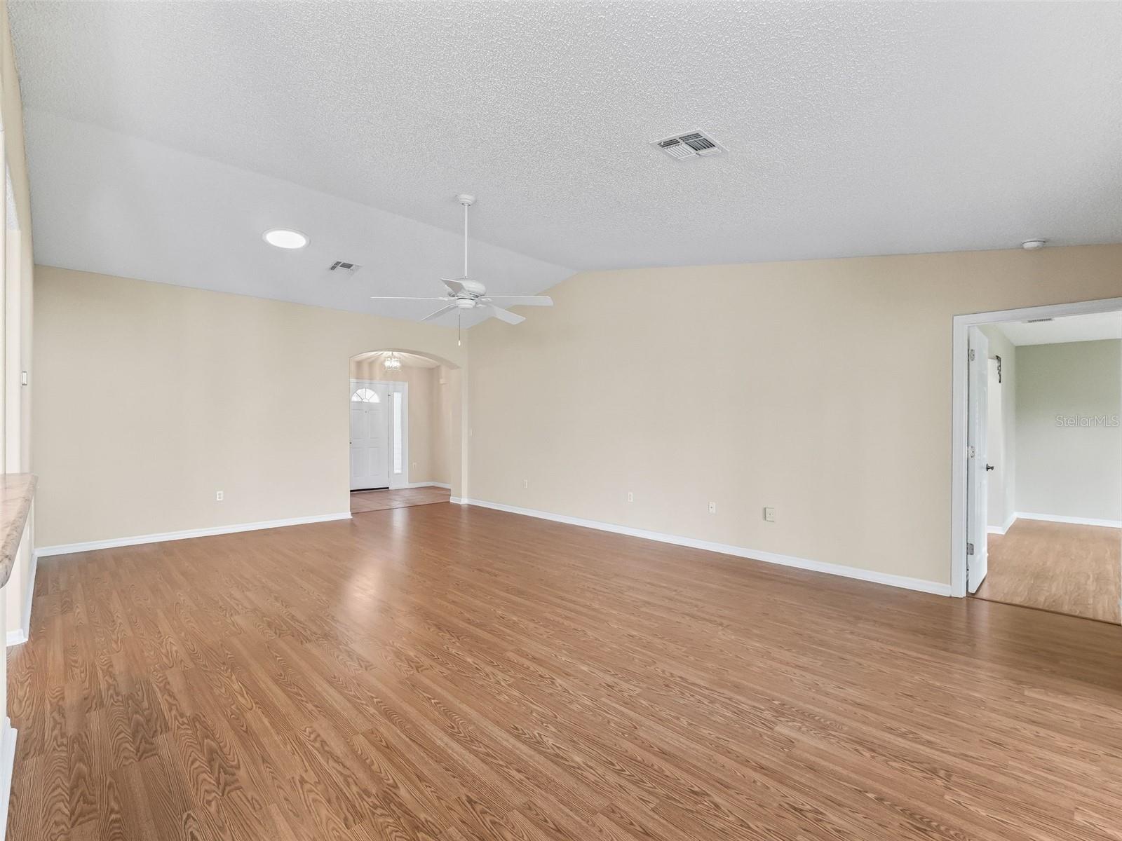 Image 7 of 30 For 721 Timbercrest Drive