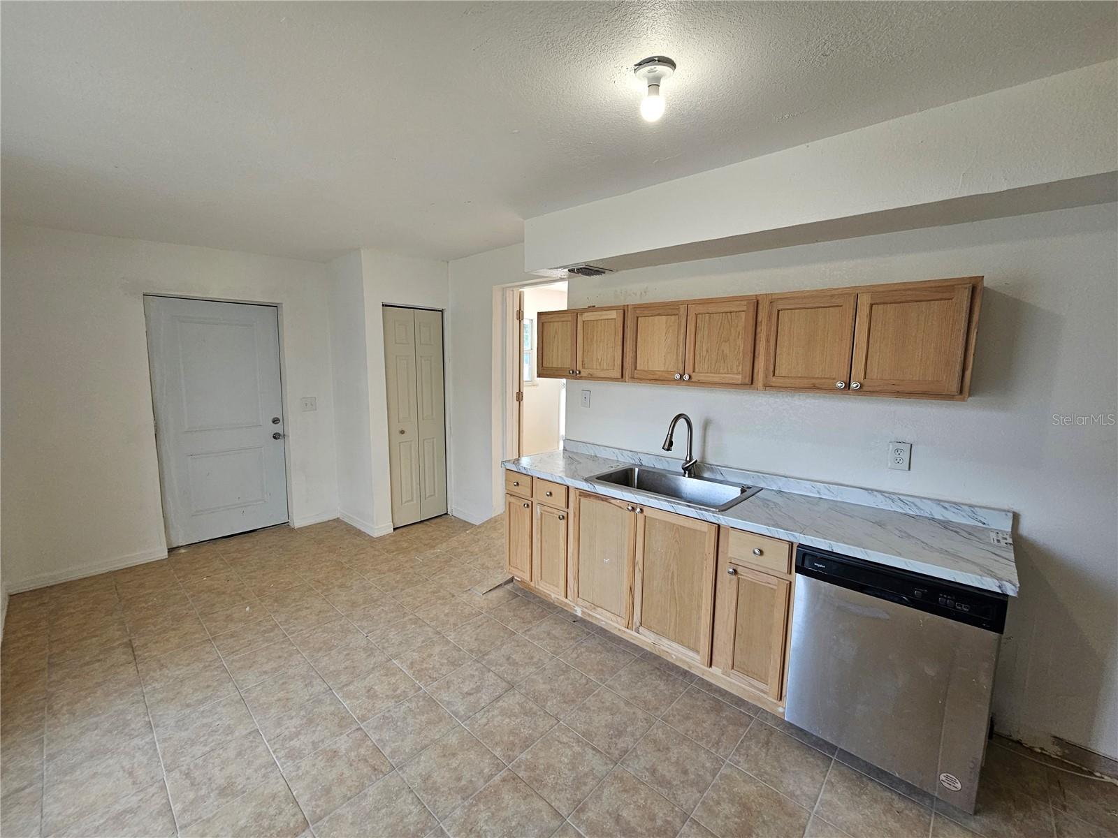 Image 16 of 20 For 301 Clark Street