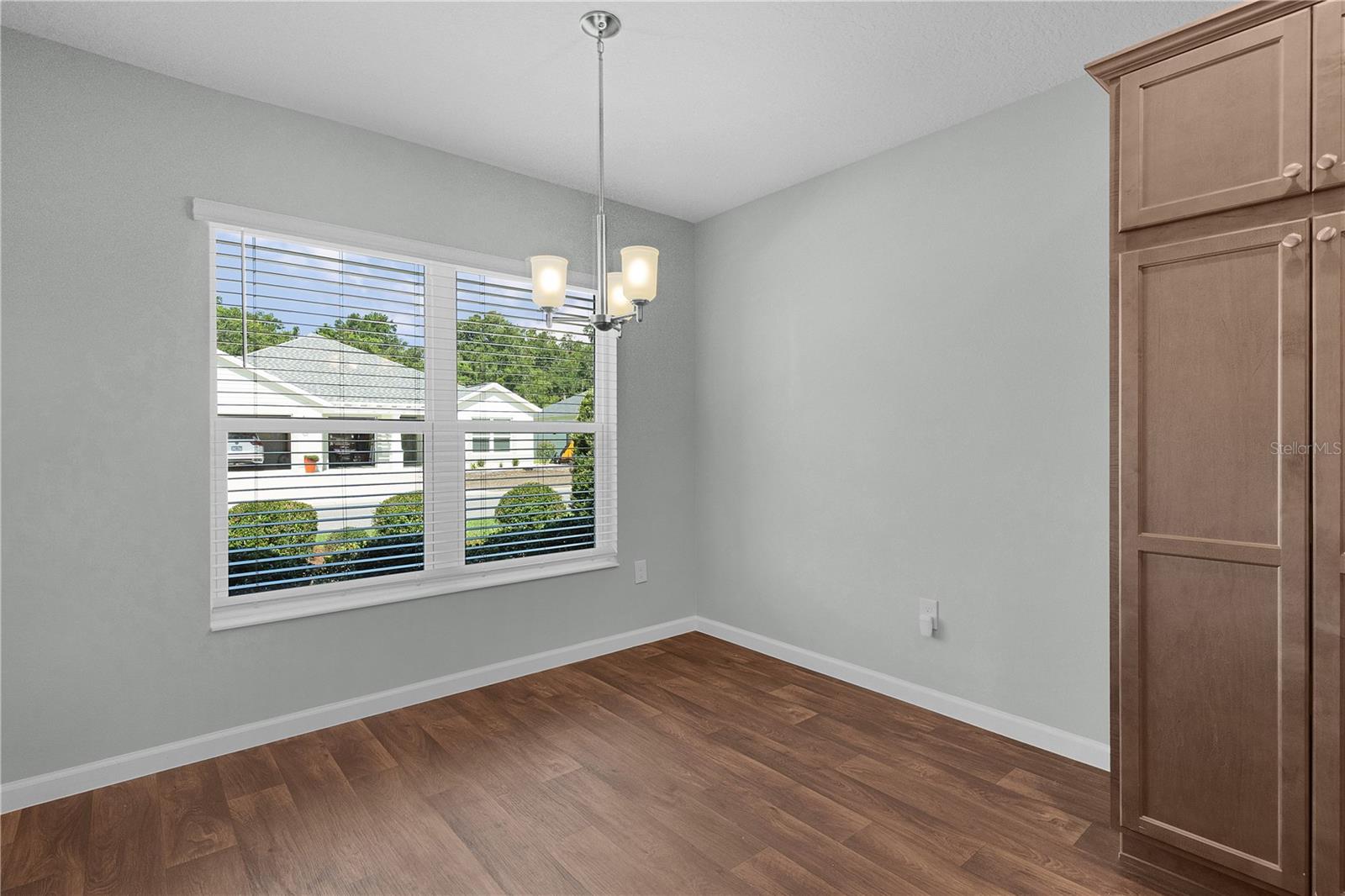 Image 8 of 52 For 5081 Francis Loop