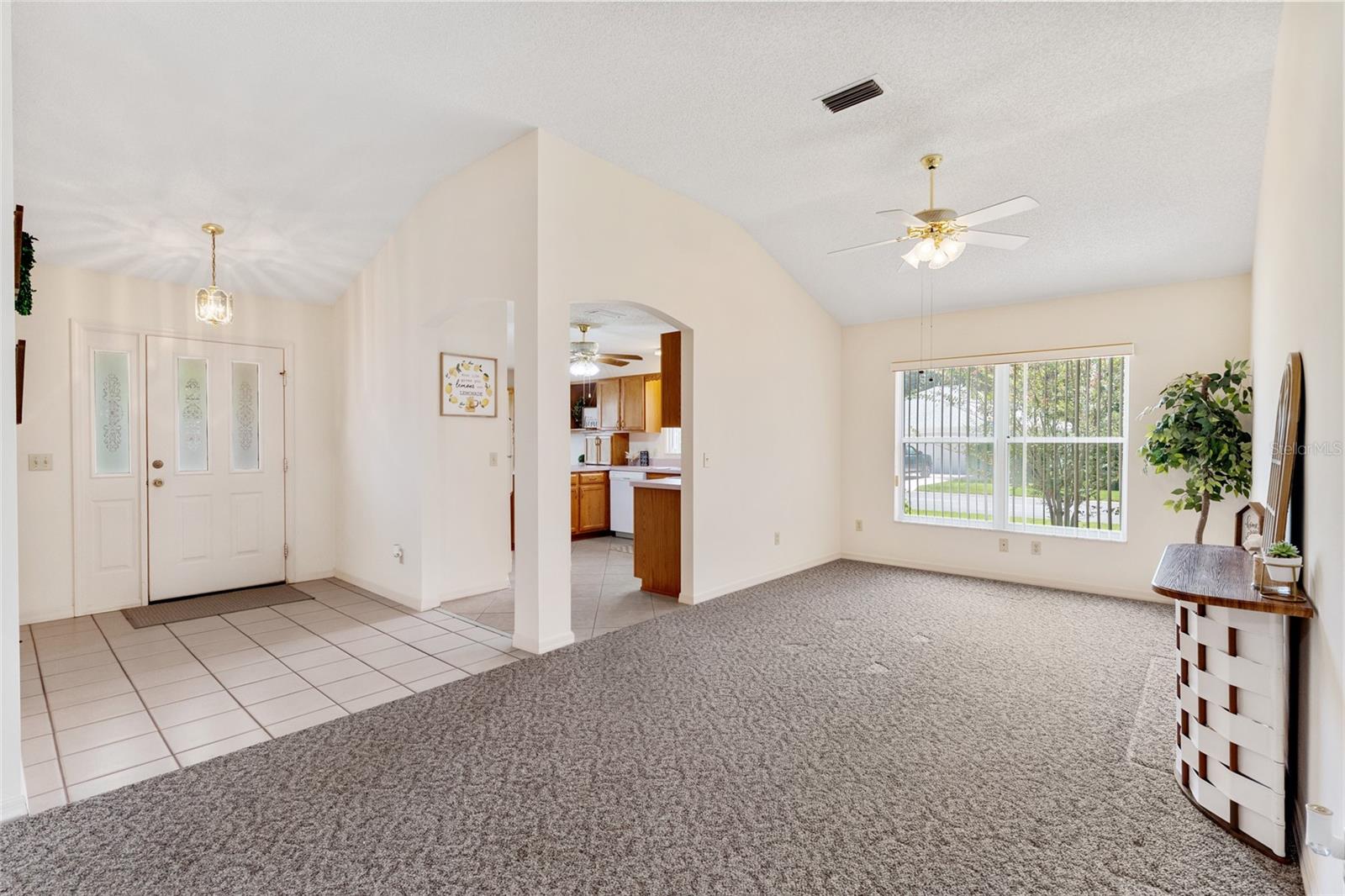 Image 13 of 76 For 702 Melendez Way