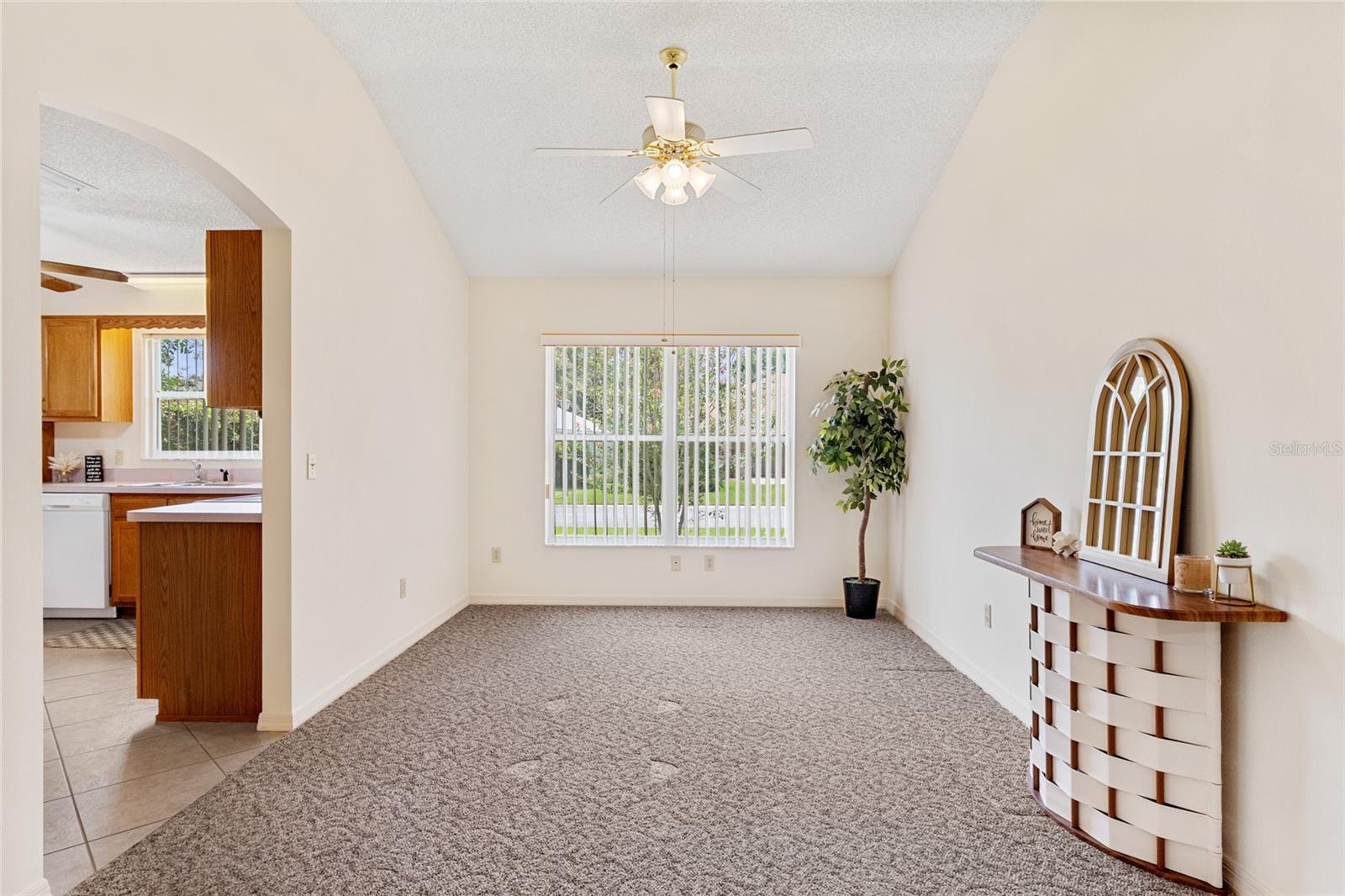 Image 15 of 76 For 702 Melendez Way