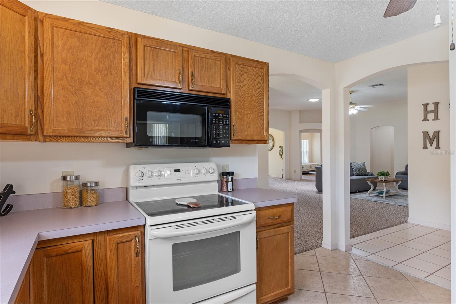 Image 24 of 76 For 702 Melendez Way