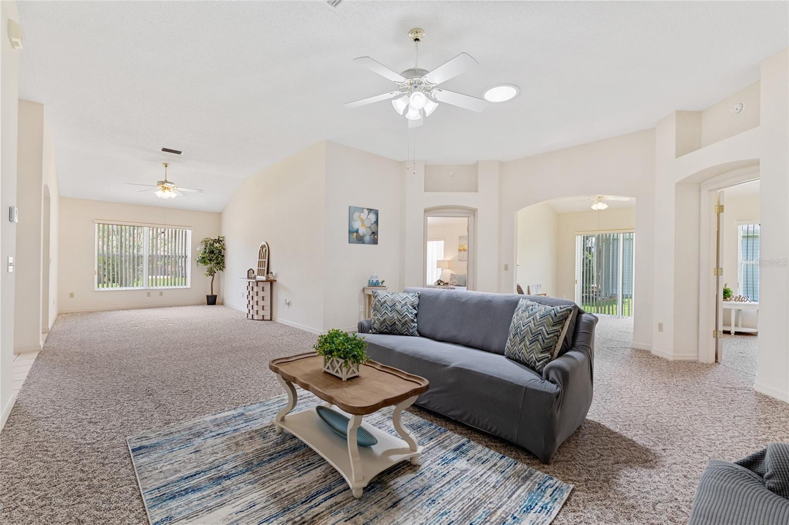 Image 28 of 76 For 702 Melendez Way