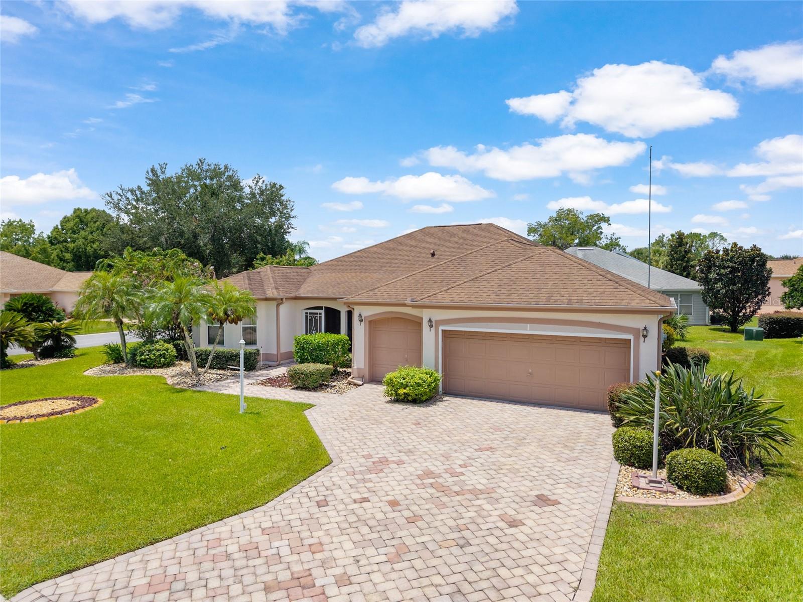 Image 4 of 76 For 702 Melendez Way
