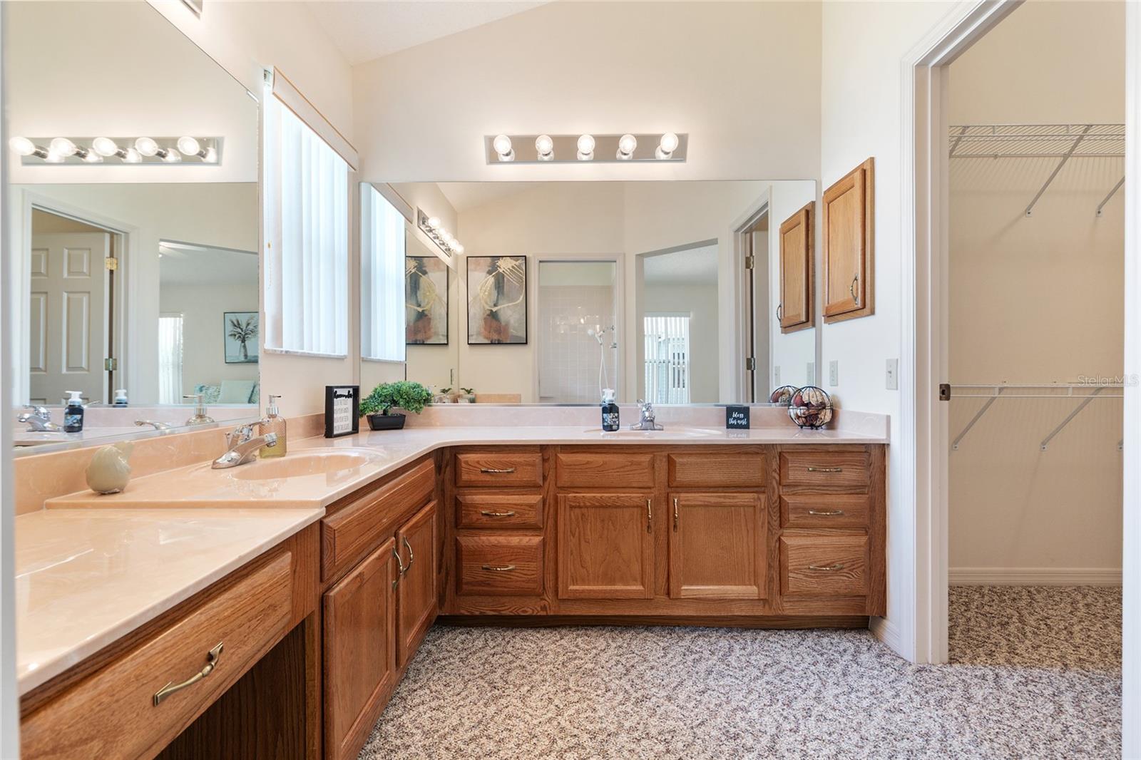 Image 46 of 76 For 702 Melendez Way