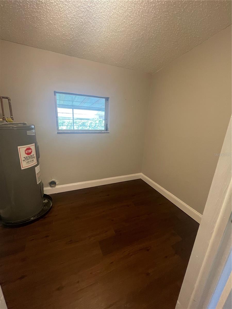 Image 11 of 16 For 4200 Kildaire Avenue