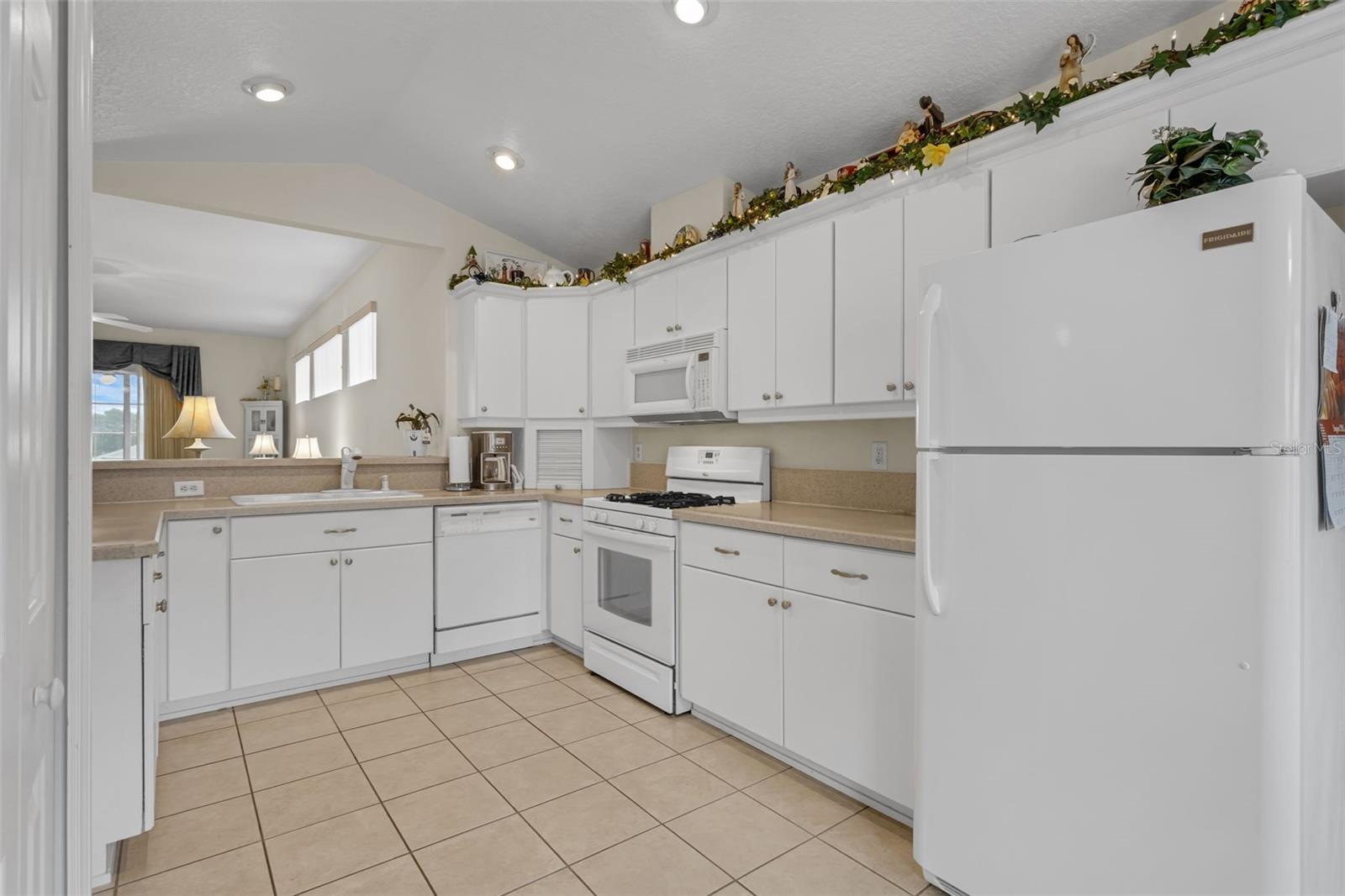 Image 20 of 58 For 4917 Kelso Street