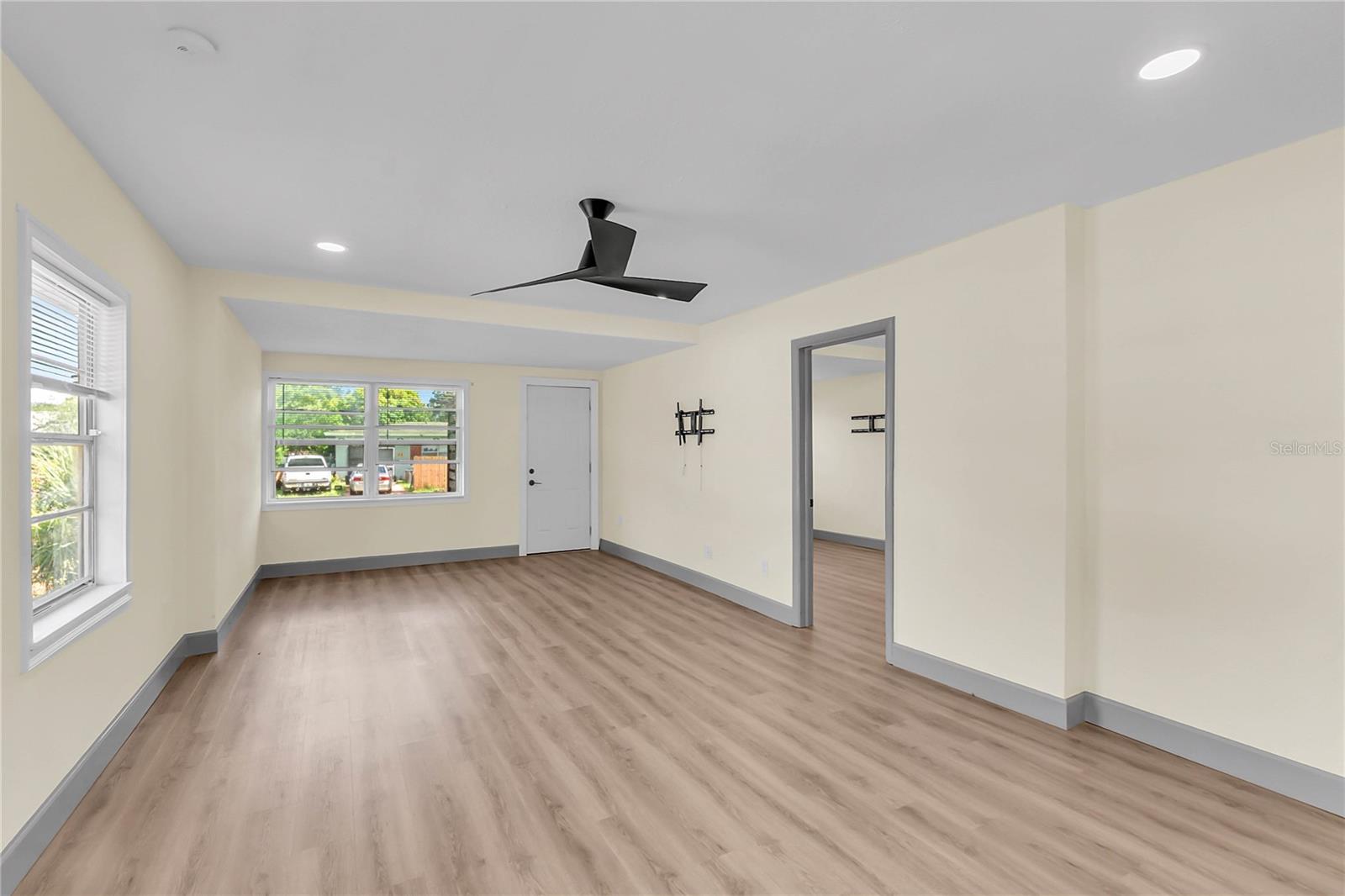 Image 4 of 34 For 1219 Pine Street
