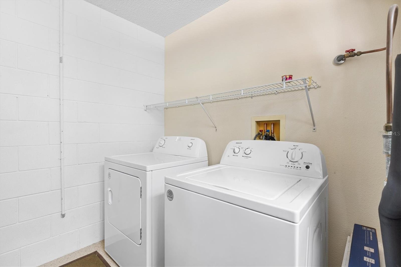 Image 27 of 39 For 16615 85th Langham Court