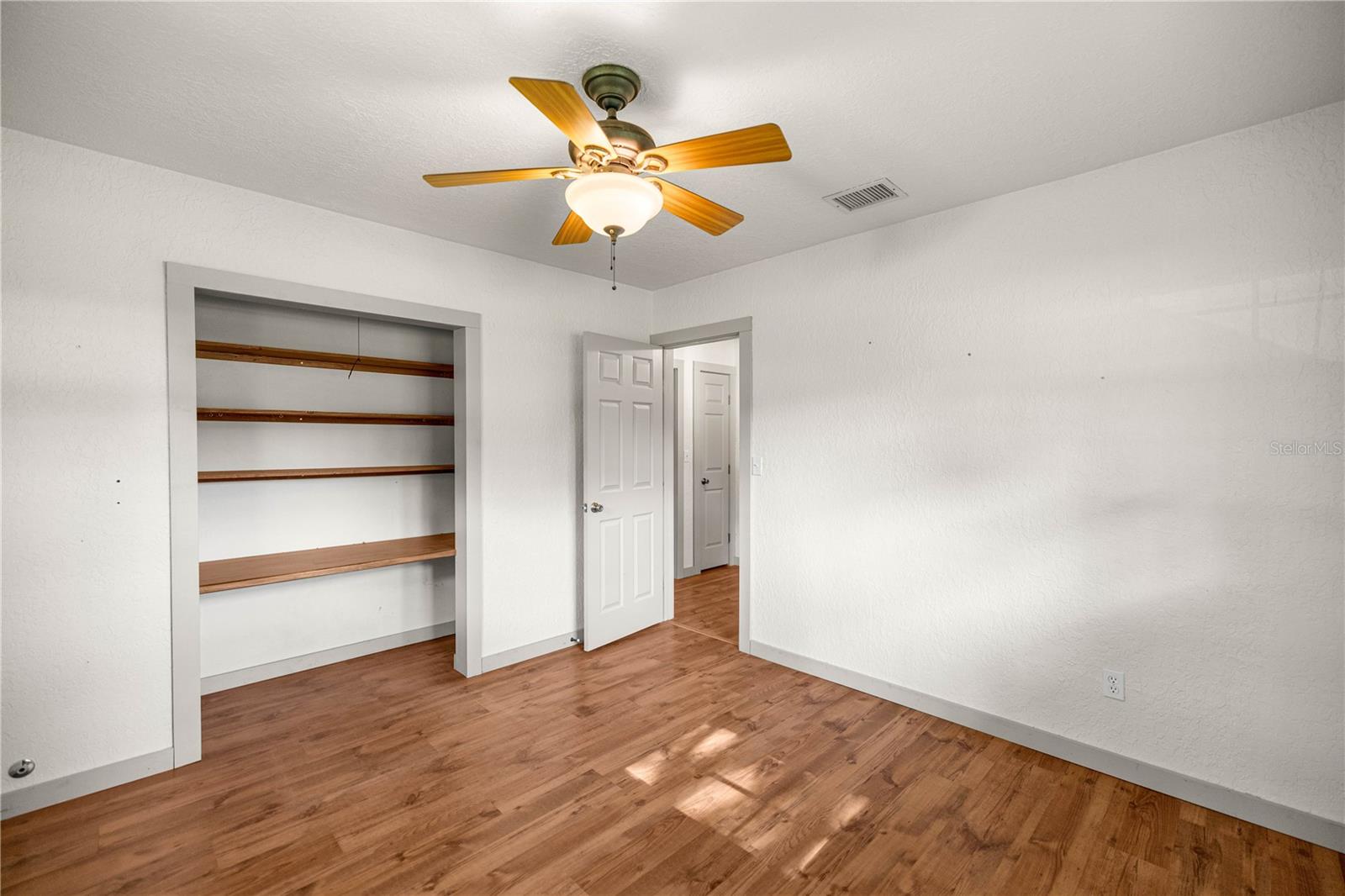 Image 18 of 41 For 9415 Green Bay Lane