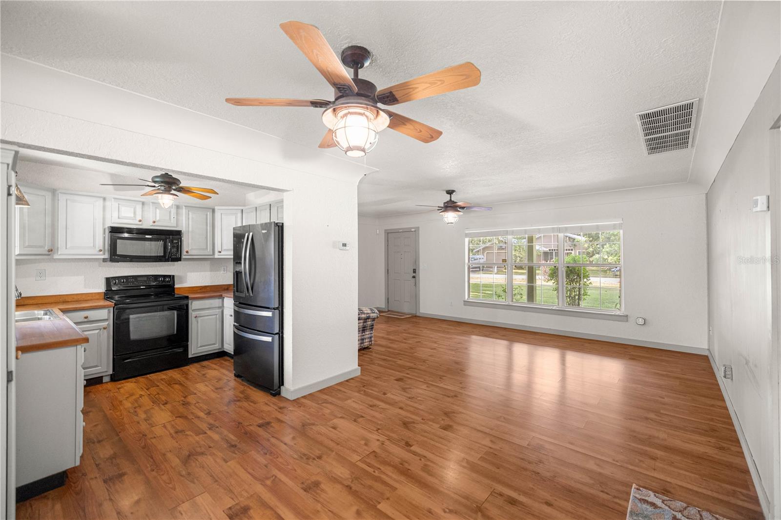 Image 7 of 41 For 9415 Green Bay Lane