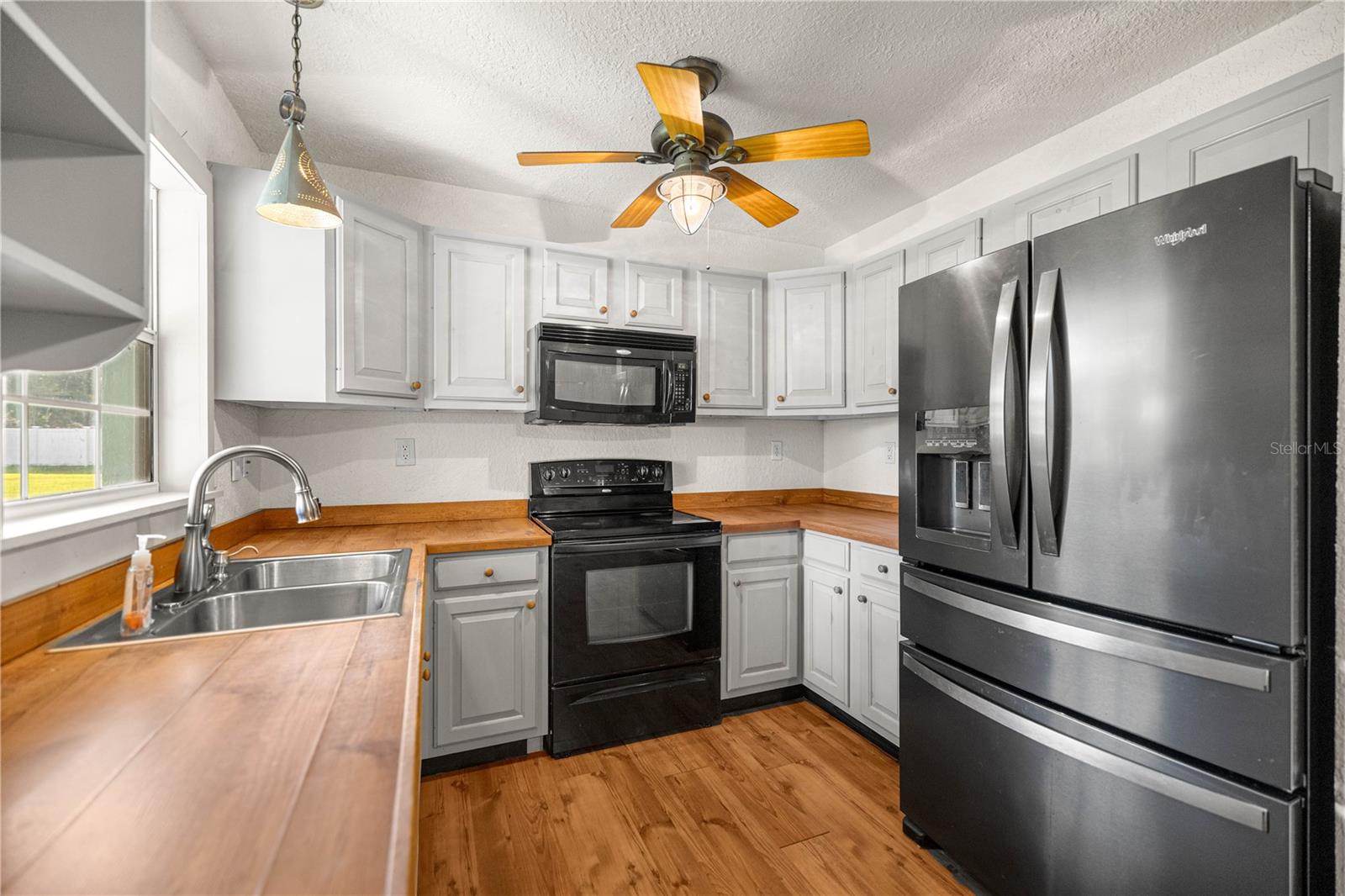 Image 8 of 41 For 9415 Green Bay Lane