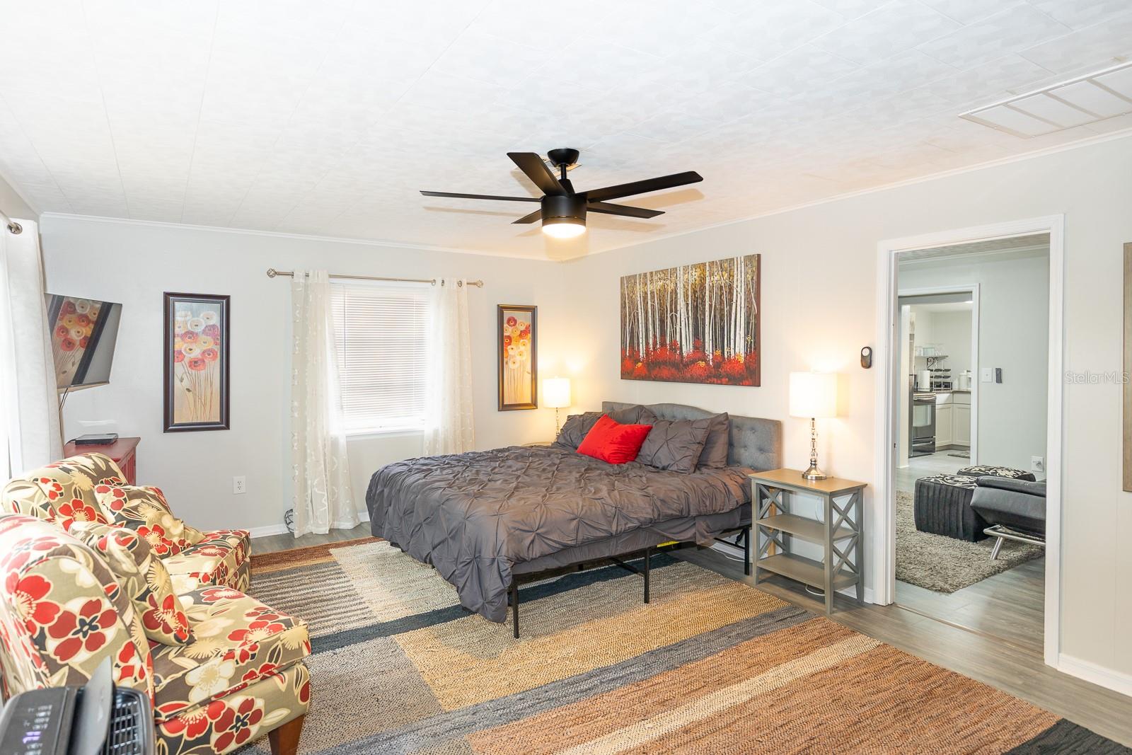 Image 10 of 22 For 107 Iona Drive B