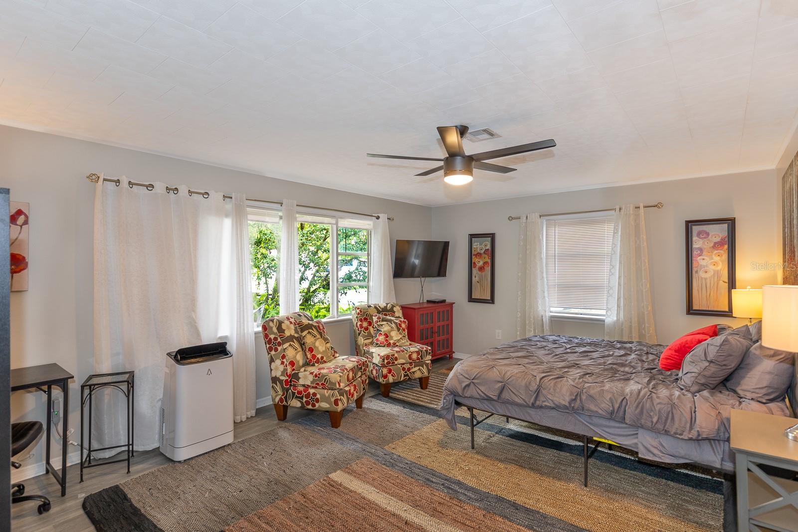 Image 11 of 22 For 107 Iona Drive B