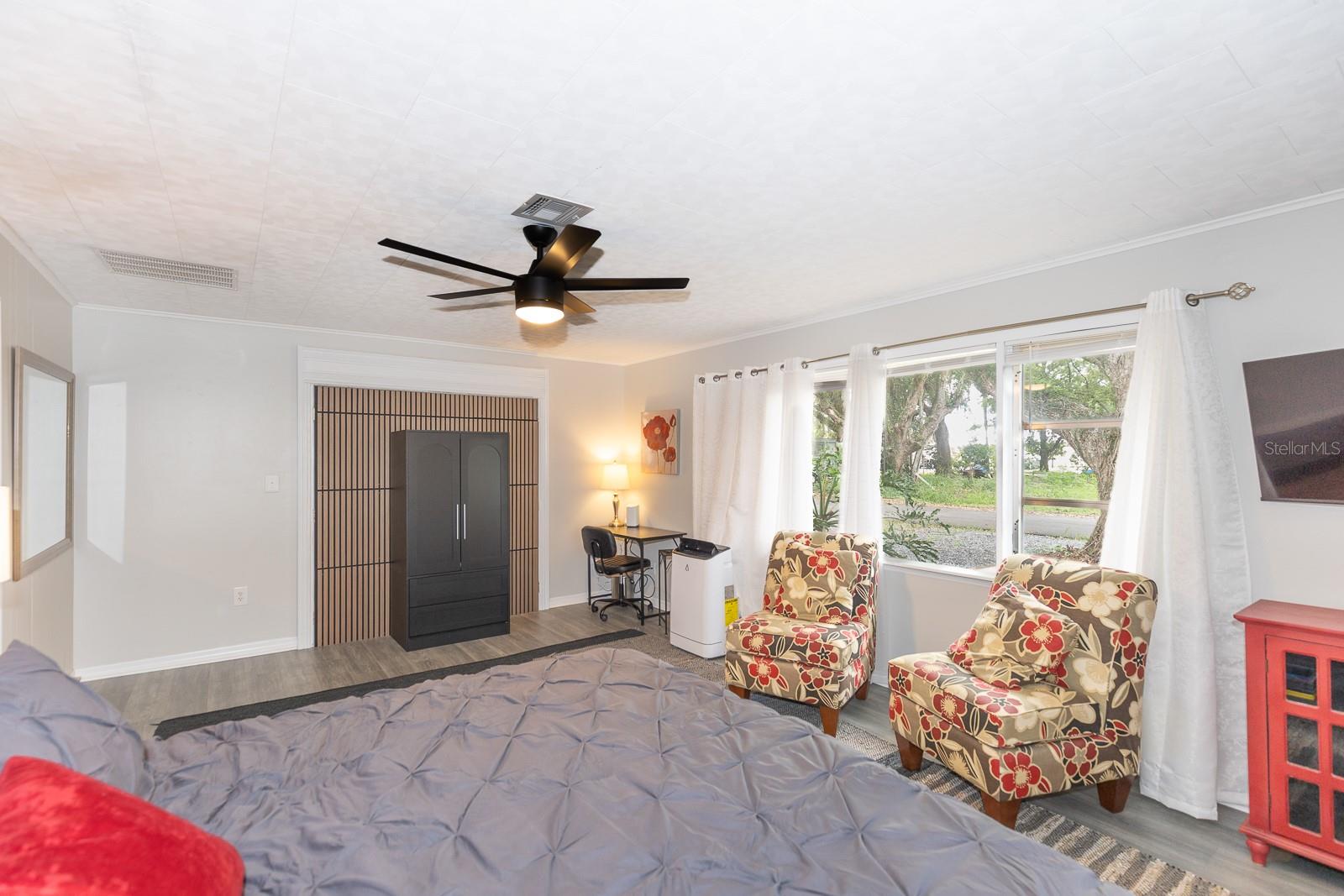 Image 12 of 22 For 107 Iona Drive B