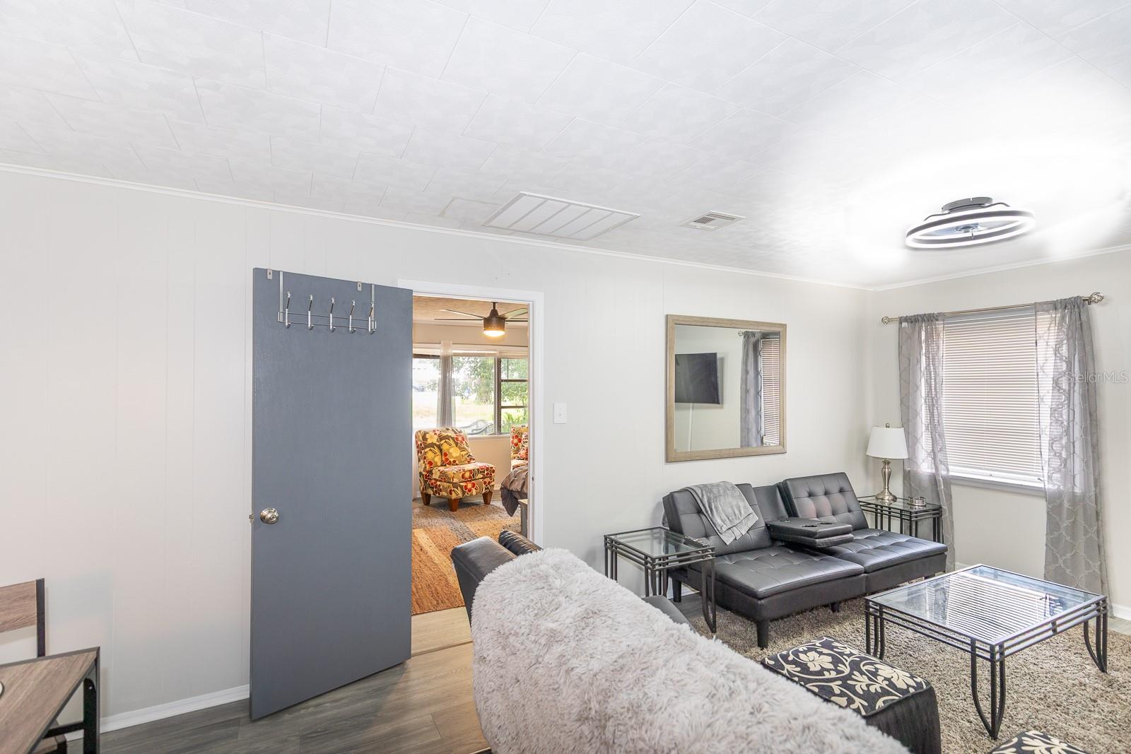 Image 13 of 22 For 107 Iona Drive B