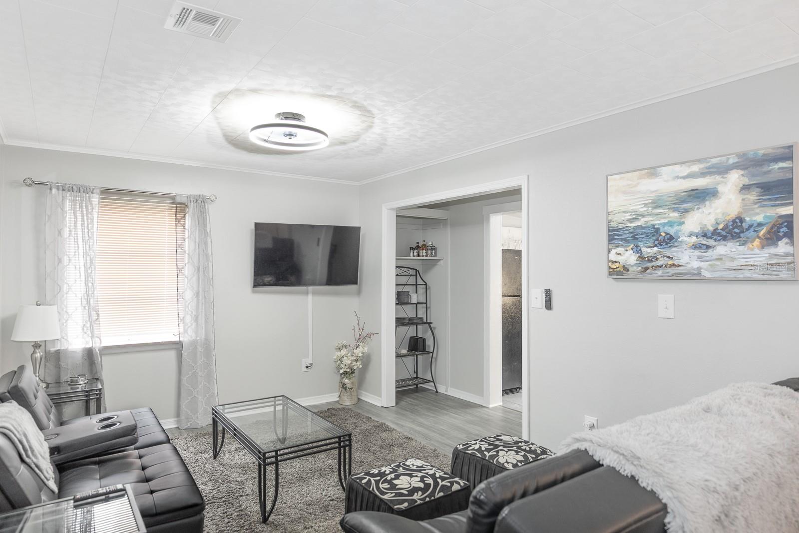Image 16 of 22 For 107 Iona Drive B