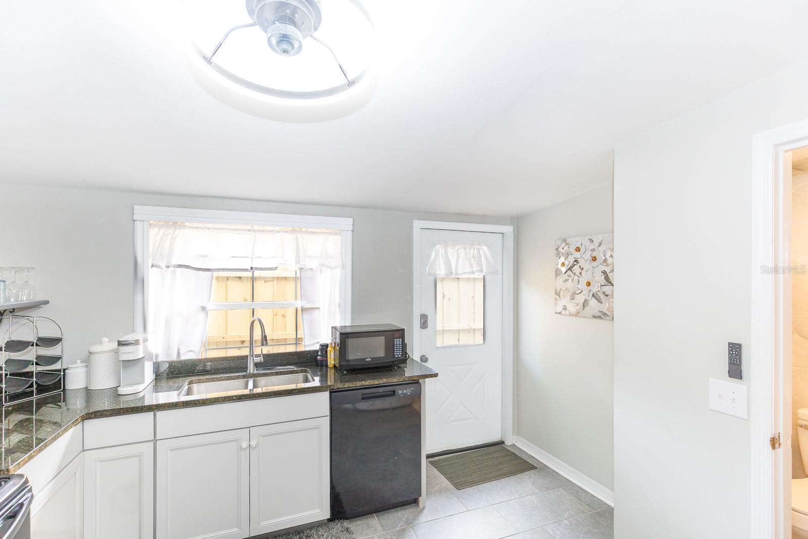 Image 6 of 22 For 107 Iona Drive B
