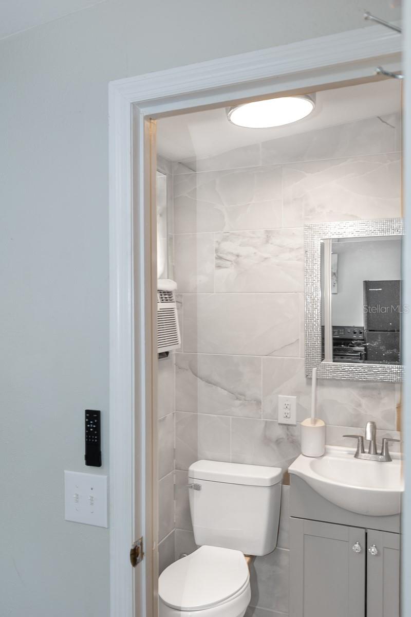 Image 7 of 22 For 107 Iona Drive B