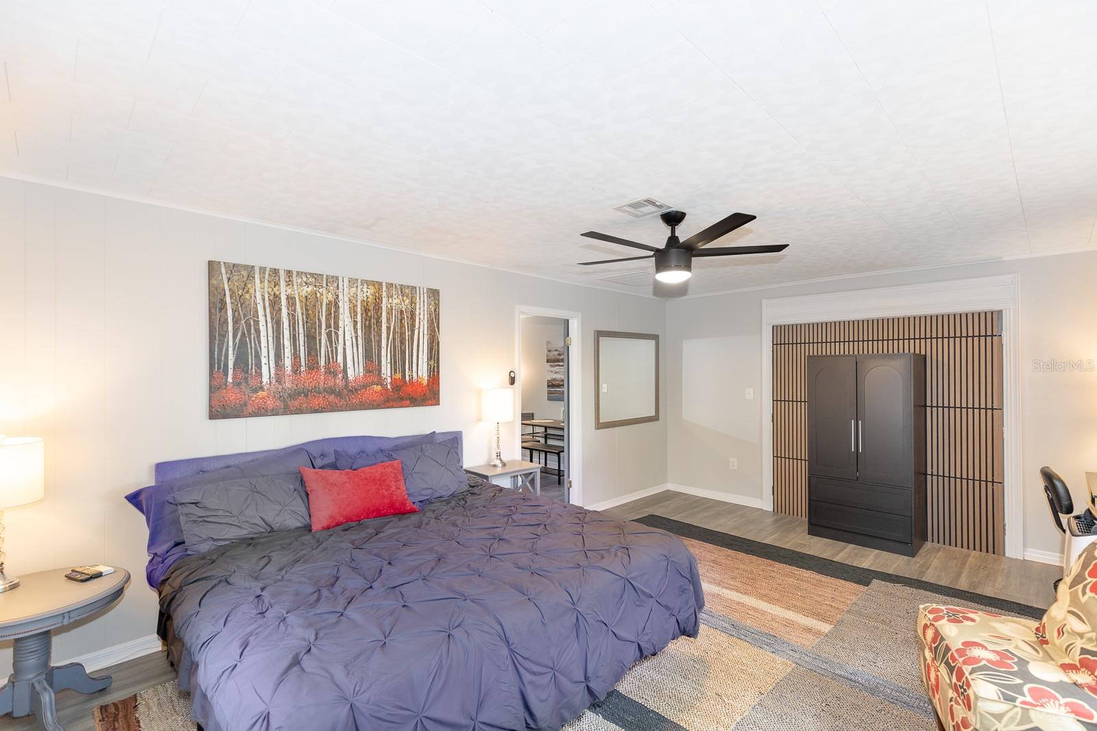 Image 9 of 22 For 107 Iona Drive B