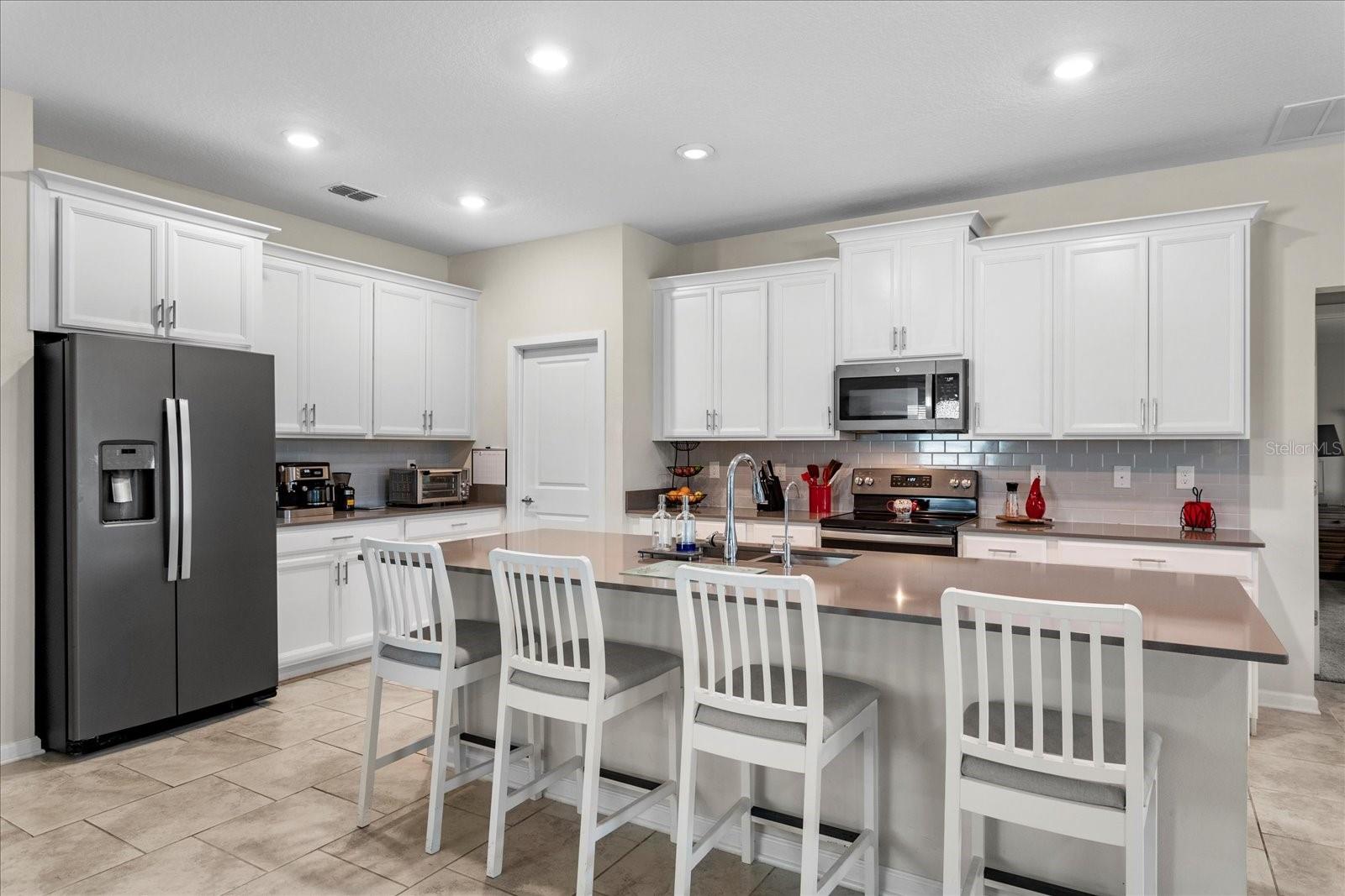 Image 3 of 43 For 71 White Horse Way
