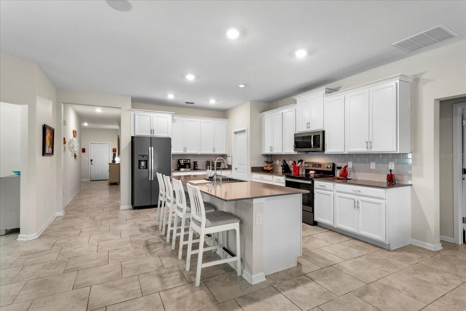 Image 4 of 43 For 71 White Horse Way