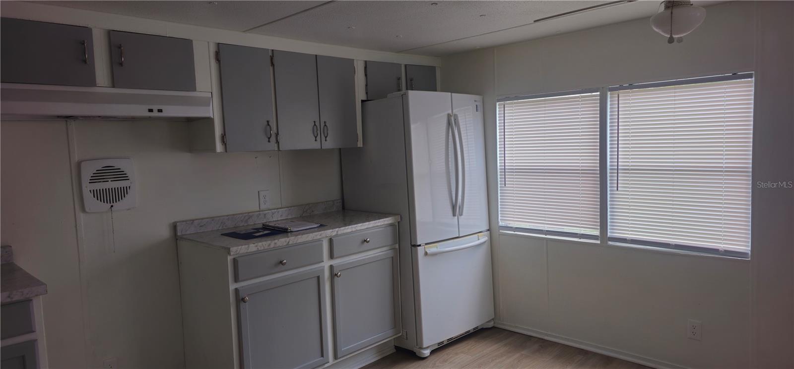 Image 10 of 26 For 221 Sunshine Boulevard