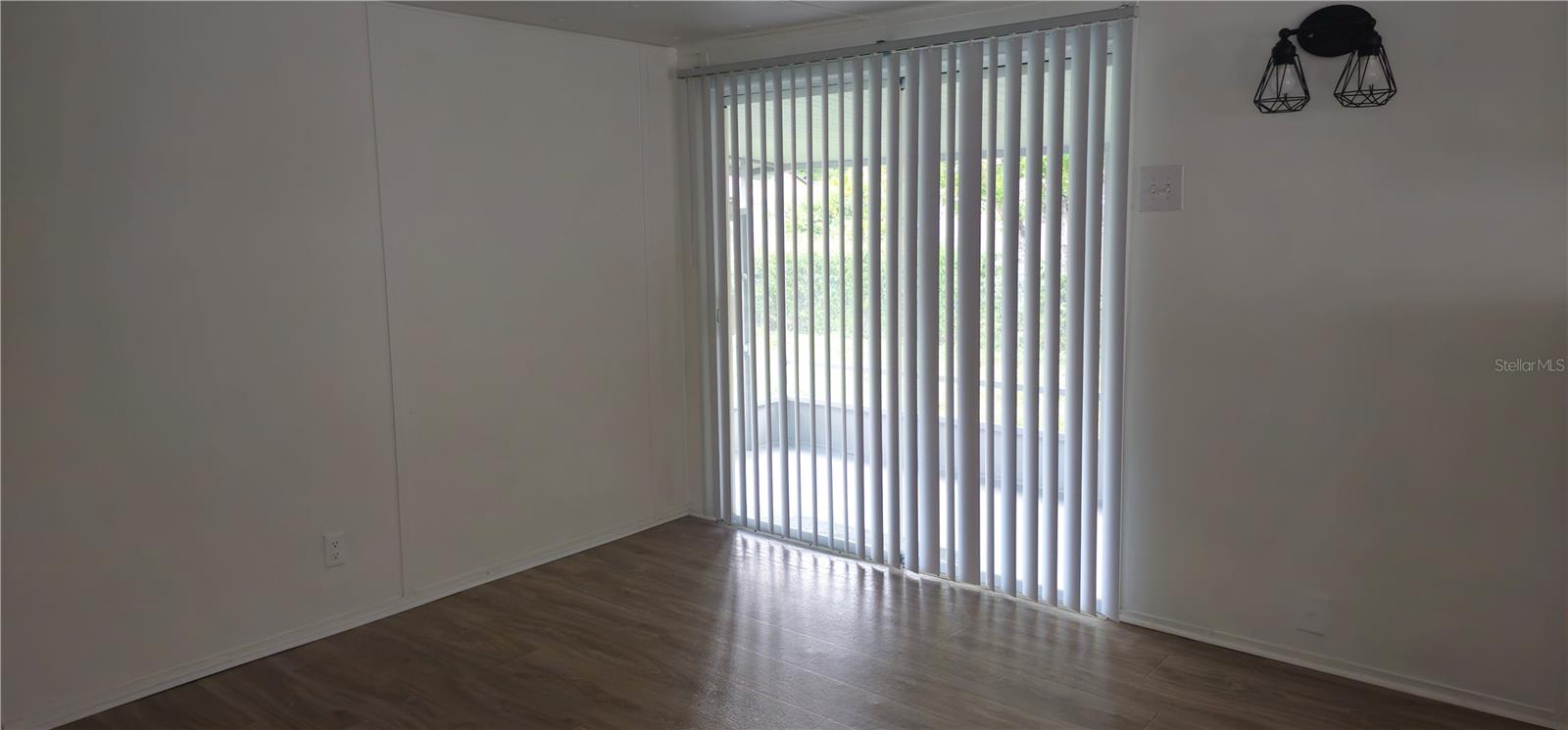Image 11 of 26 For 221 Sunshine Boulevard