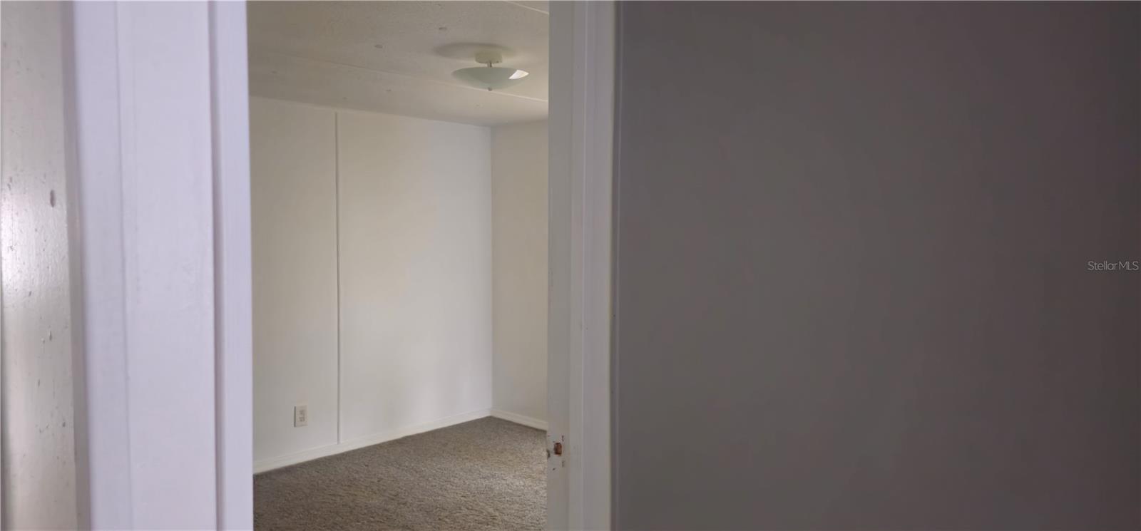 Image 13 of 26 For 221 Sunshine Boulevard