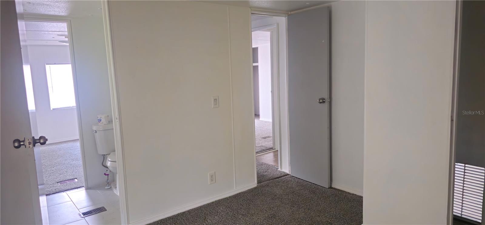 Image 15 of 26 For 221 Sunshine Boulevard