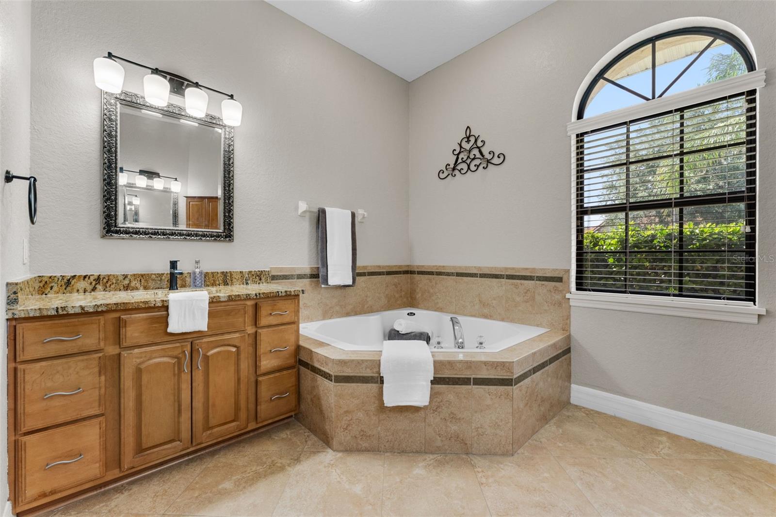 Image 18 of 60 For 12127 Cypress Landing Avenue